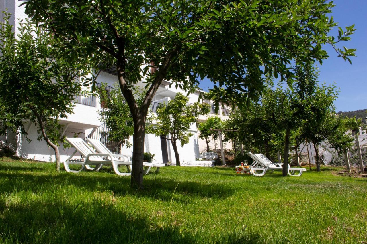 Puerta Bubión Apartamentos Exterior foto